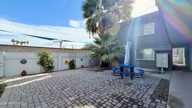 44 E ROANOKE Avenue 8, Phoenix, AZ 85004