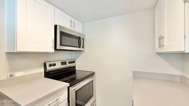 44 E ROANOKE Avenue 8, Phoenix, AZ 85004