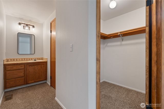 104 Eagle Glen Court, Eatonville, WA 98328
