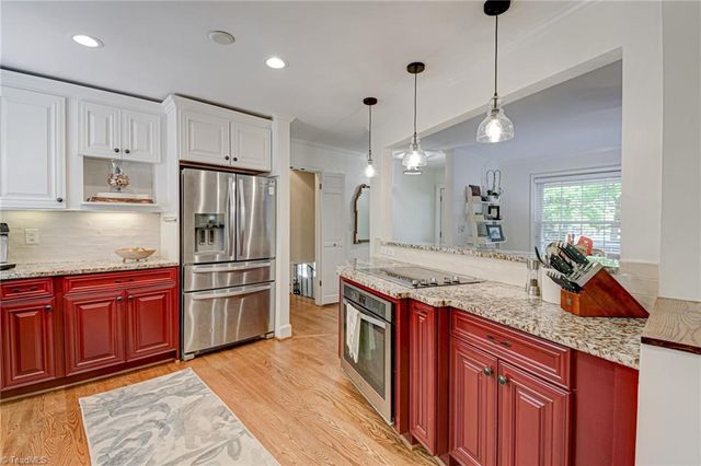 2832 Kensington Road, Winston-salem, NC 27106