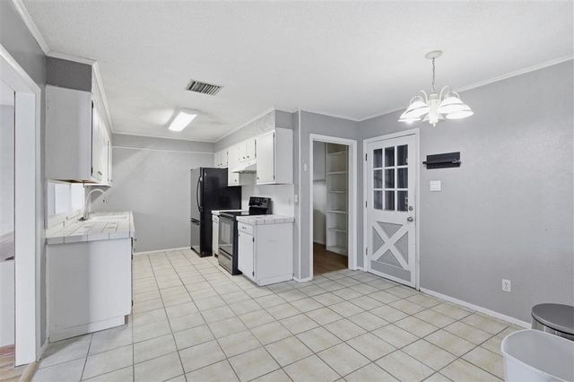 2715 Saint Francis Street, Sulphur, LA 70663