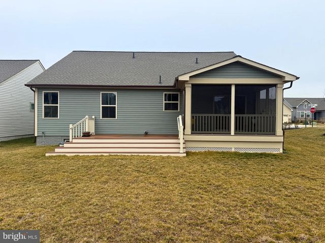 368 CROWN POINT DR, Frederick, MD 21702