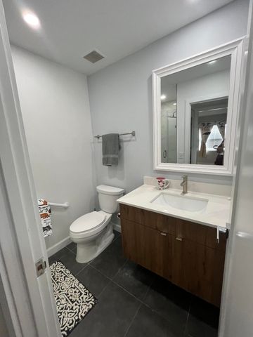 812 Burgundy Q, Delray Beach, FL 33484