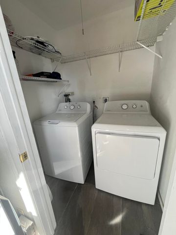 812 Burgundy Q, Delray Beach, FL 33484