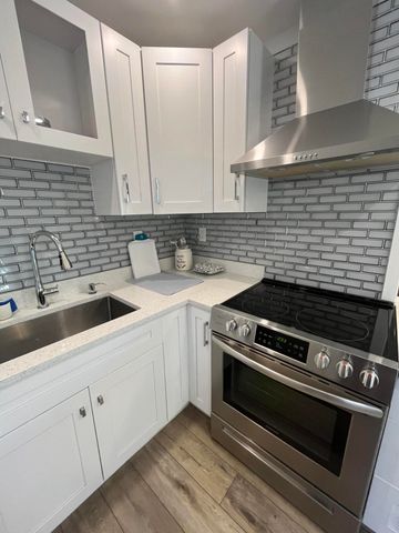 812 Burgundy Q, Delray Beach, FL 33484