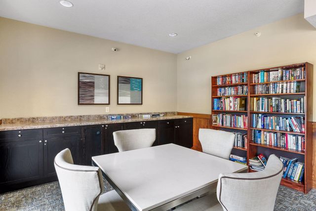 1800 Graham Avenue 325, Saint Paul, MN 55116