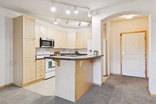 1800 Graham Avenue 325, Saint Paul, MN 55116