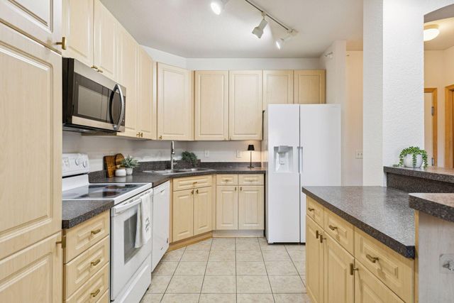 1800 Graham Avenue 325, Saint Paul, MN 55116