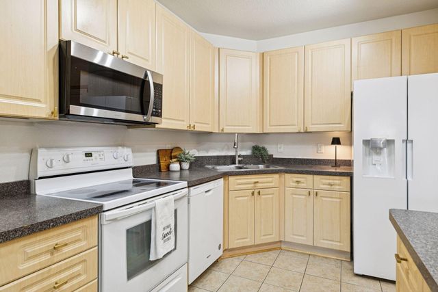 1800 Graham Avenue 325, Saint Paul, MN 55116