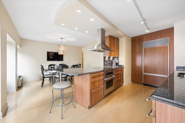 1100 N LAKE SHORE Drive 7B, Chicago, IL 60611