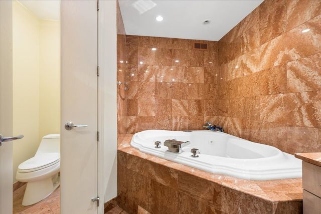 1100 N LAKE SHORE Drive 7B, Chicago, IL 60611