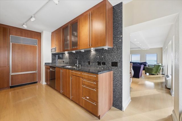 1100 N LAKE SHORE Drive 7B, Chicago, IL 60611