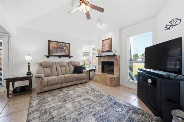 2118 Artherfield Drive, Carrollton, TX 75006