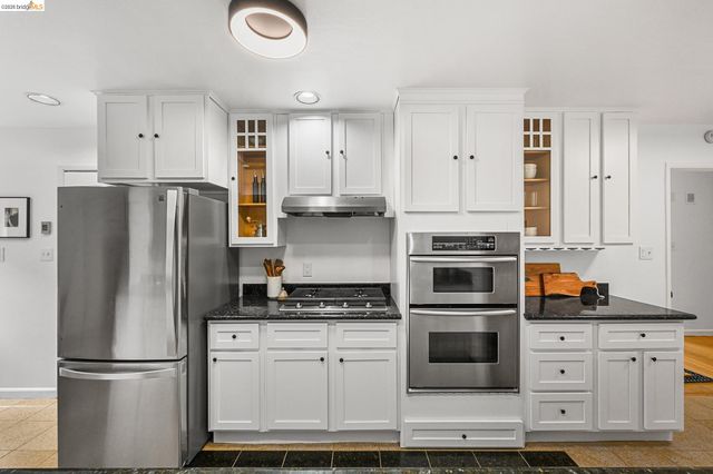 4139 Laguna Ave, Oakland, CA 94602