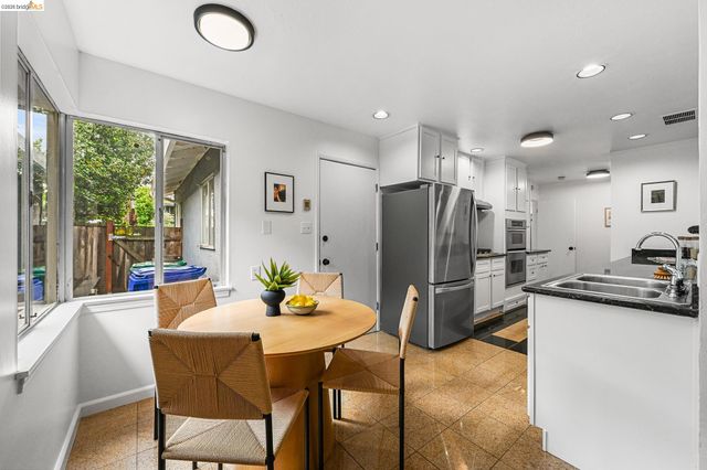 4139 Laguna Ave, Oakland, CA 94602