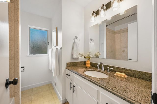 4139 Laguna Ave, Oakland, CA 94602