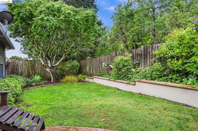 4139 Laguna Ave, Oakland, CA 94602