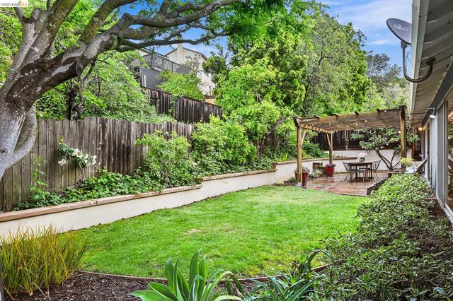 4139 Laguna Ave, Oakland, CA 94602