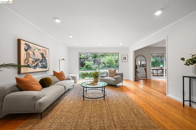 4139 Laguna Ave, Oakland, CA 94602