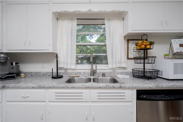 2319 Loop, Tuscaloosa, AL 35405