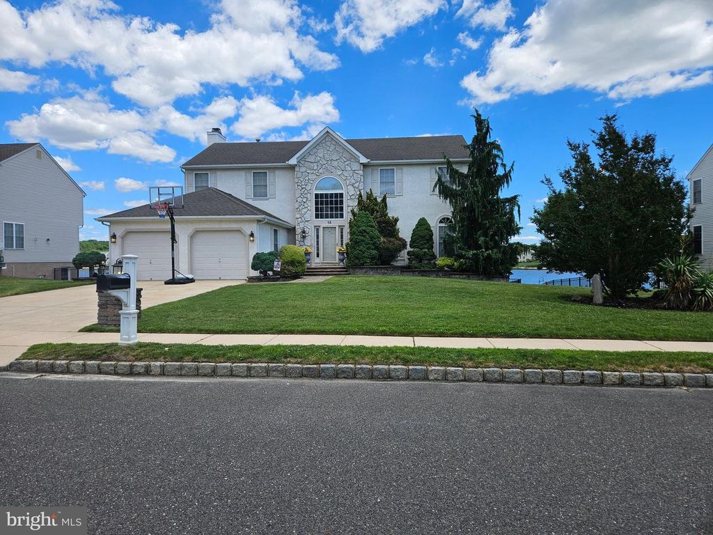 13 WATERVIEW DR, Sicklerville, NJ 08081