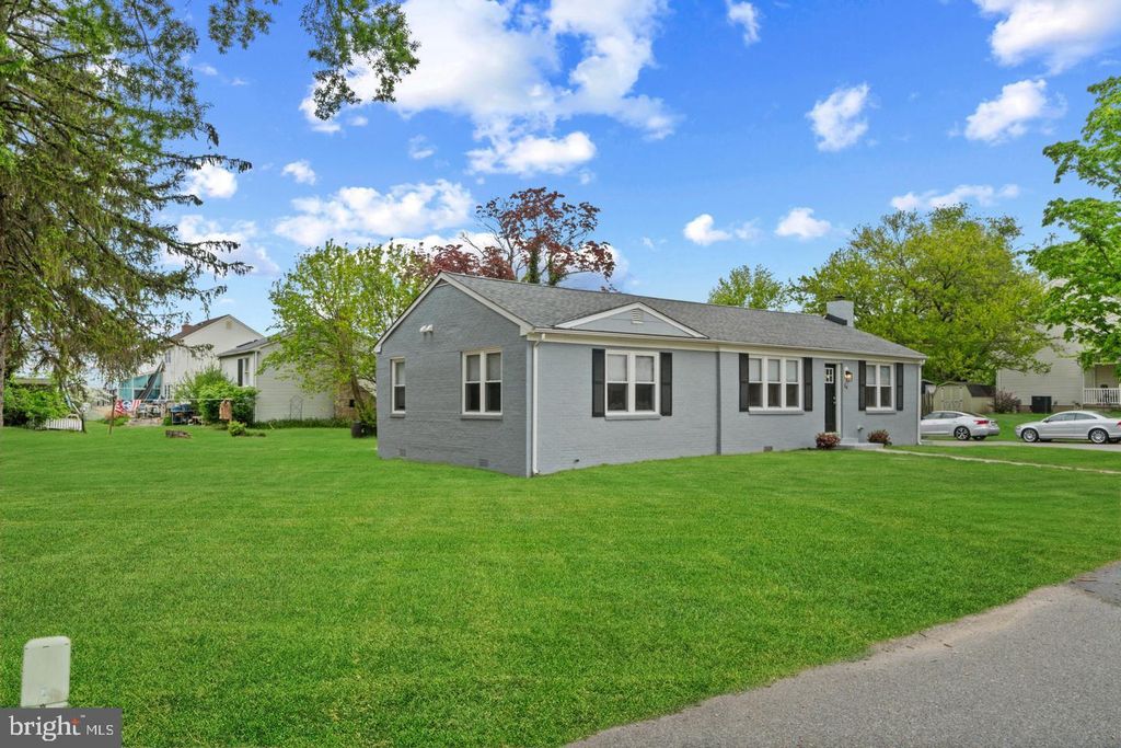 14 MONTROSE RD, Pasadena, MD 21122