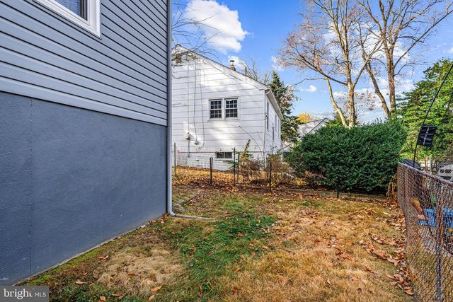 221 CHESTNUT STREET, Runnemede, NJ 08078