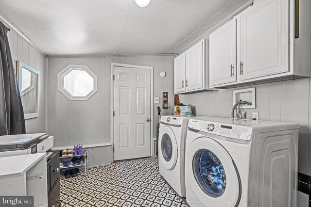 221 CHESTNUT STREET, Runnemede, NJ 08078