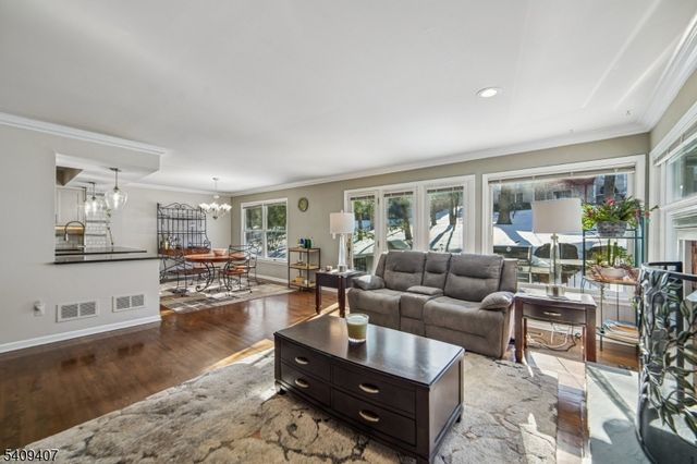 47 Gatehouse Rd, Bedminster Twp., NJ 07921