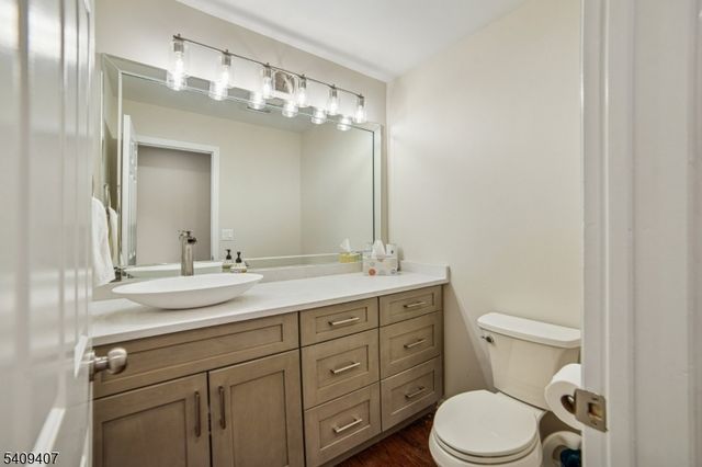 47 Gatehouse Rd, Bedminster Twp., NJ 07921