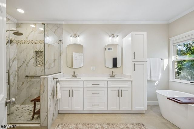 47 Gatehouse Rd, Bedminster Twp., NJ 07921