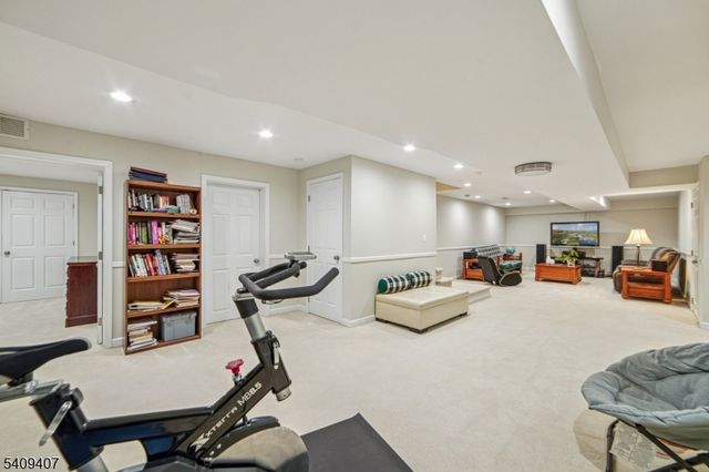 47 Gatehouse Rd, Bedminster Twp., NJ 07921