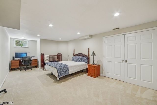 47 Gatehouse Rd, Bedminster Twp., NJ 07921