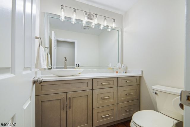 47 Gatehouse Rd, Bedminster Twp., NJ 07921