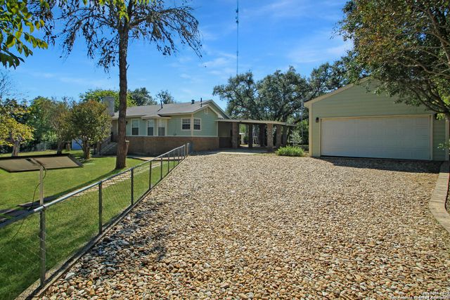 1102 Mendelin, San Antonio, TX 78260