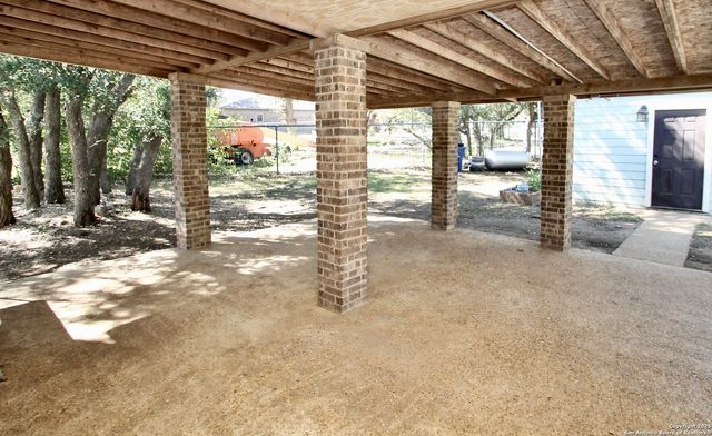 1102 Mendelin, San Antonio, TX 78260