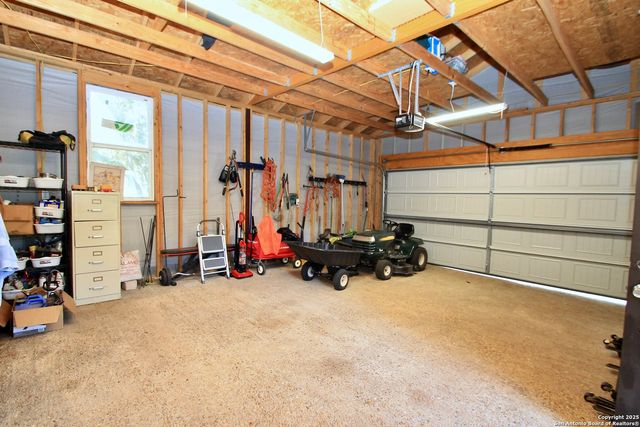 1102 Mendelin, San Antonio, TX 78260