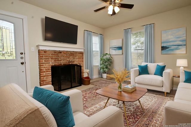 1102 Mendelin, San Antonio, TX 78260