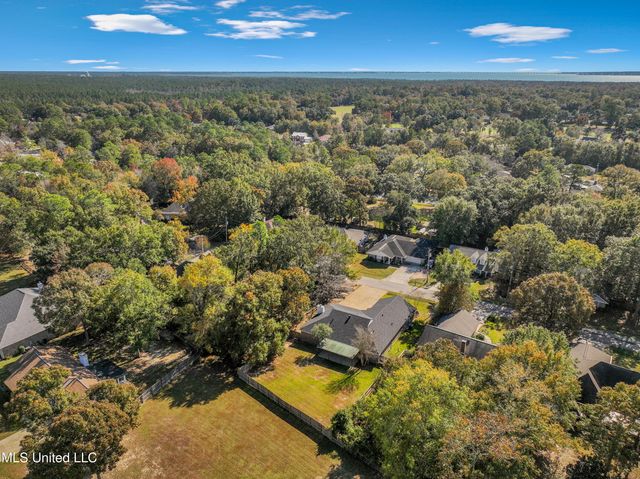 8828 Manoo Place, Diamondhead, MS 39525