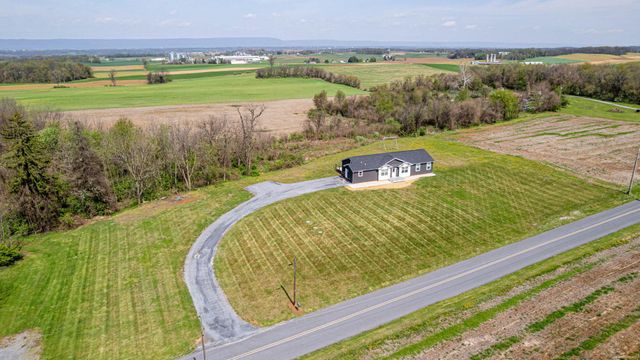 6261 SHELLER ROAD, Chambersburg, PA 17202
