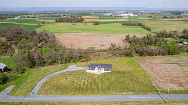 6261 SHELLER ROAD, Chambersburg, PA 17202