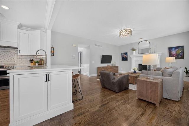 14600 Chadwick Street, Leawood, KS 66224