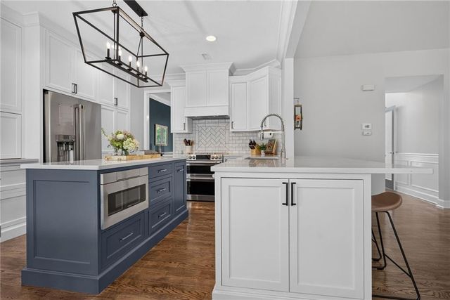 14600 Chadwick Street, Leawood, KS 66224