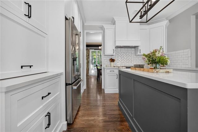 14600 Chadwick Street, Leawood, KS 66224