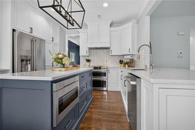 14600 Chadwick Street, Leawood, KS 66224