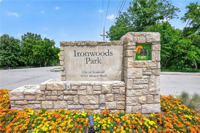 14600 Chadwick Street, Leawood, KS 66224