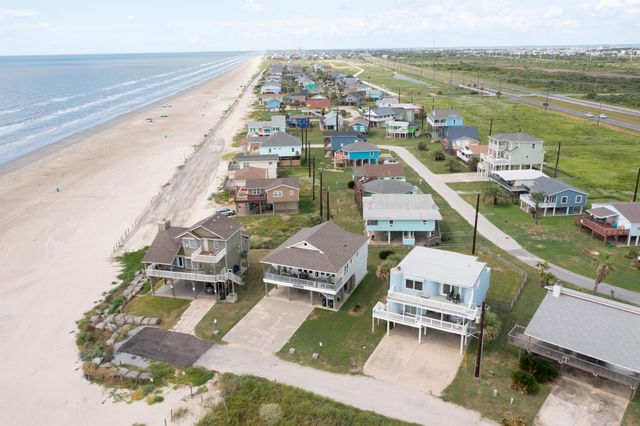 12628 W Ventura Drive, Galveston, TX 77554