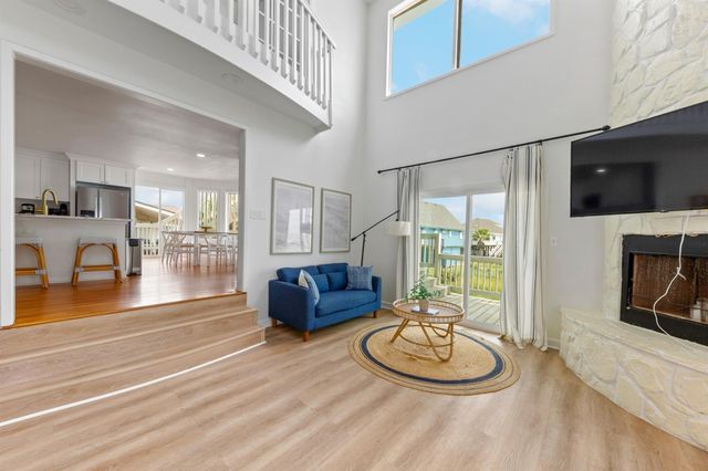 12628 W Ventura Drive, Galveston, TX 77554