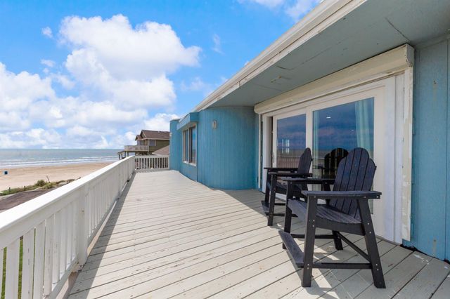12628 W Ventura Drive, Galveston, TX 77554