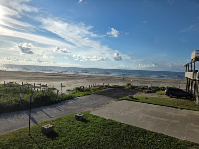 12628 W Ventura Drive, Galveston, TX 77554
